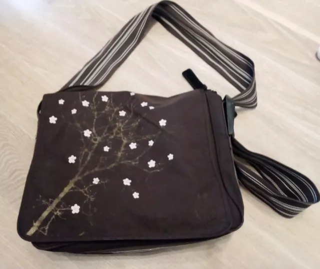 Lässig Wickeltasche Umhängetasche Babytasche Braun inkl. Wickelunterlage