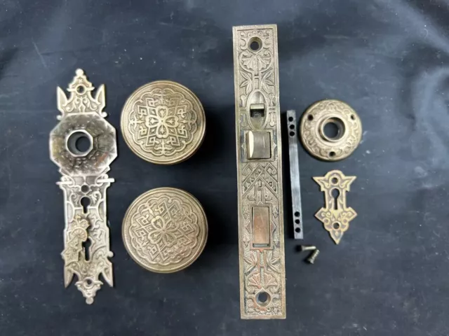 1887 Trenton Entry Doorknobs, Backplate, Rosette, & Key Plate Set H-25500