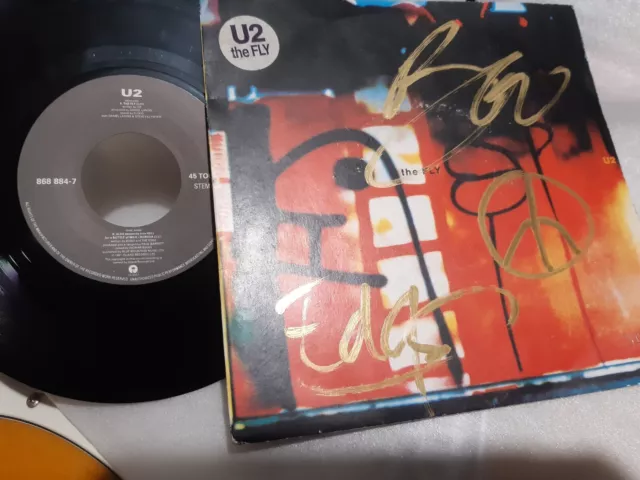 U2 autograph BONO vinyl 7' THE FLY signed EDGE live concert tour collectors 45t