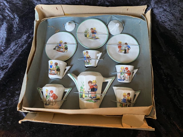ENSEMBLE TOILETTE PORCELAINE Limoges dans son coffret EUR 15,00
