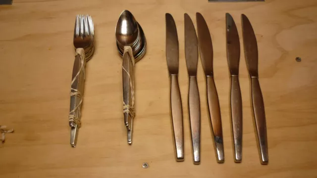 23 Piece Oneida Community Satinique Teaspoon Tablespoon Fork Knife flatware