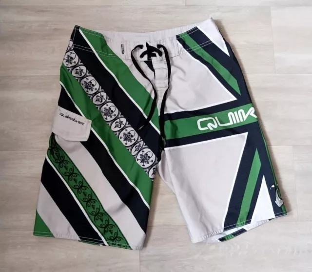 Quiksilver Board Shorts Men's 30 Green White Skull Pockets Surf Swim Drawstrings