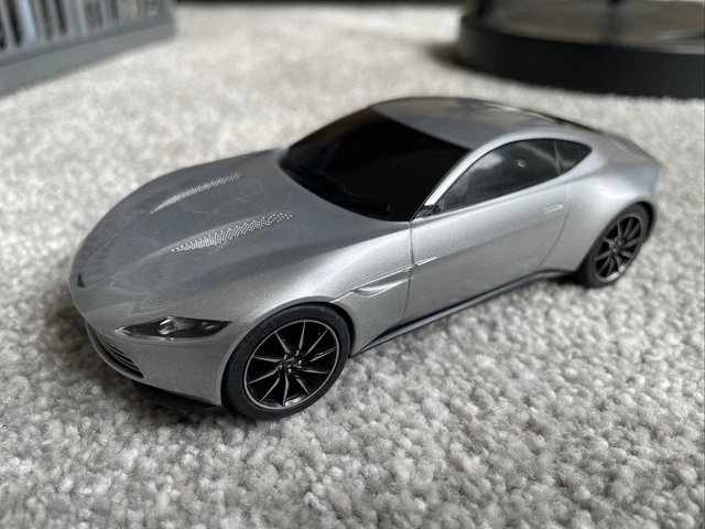 Scalextric C3162A Bond ASTON MARTIN DB5 Casino Royale édition