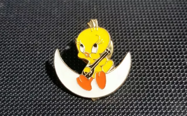 Tweety Comic Pin mit Mond Eierschale 25x26mm