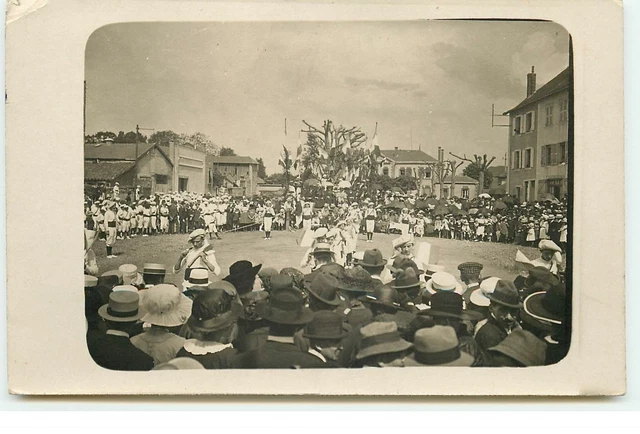 Carte Photo à localiser - Concours de Gymnastique sur une place - 22345