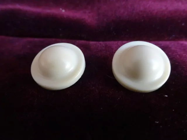 2 Vintage Plastic Push Pin Screw Curtain Drapery Tie Backs, White Pearls Balls