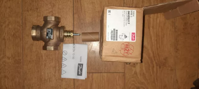 Danfoss Globe Valve VRB 3-Way PN16 Seated 1" Female Thread Ball Gate 065Z0217