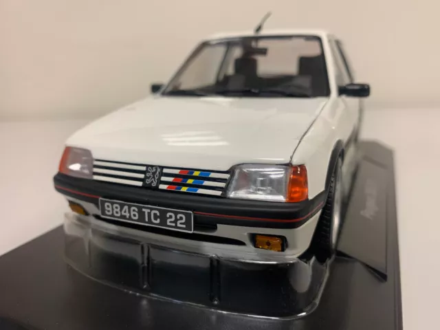 Modèle Réduit Norev 1/58 – Peugeot 205 GTI 1.9 Blanche 1989 – Neuf En Boîte