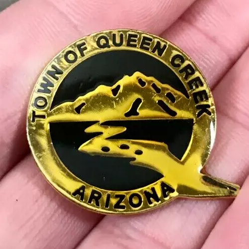 Town Of Queen Creek Arizona Lapel Hat Jacket Vest Backpack Bag Souvenir Pin