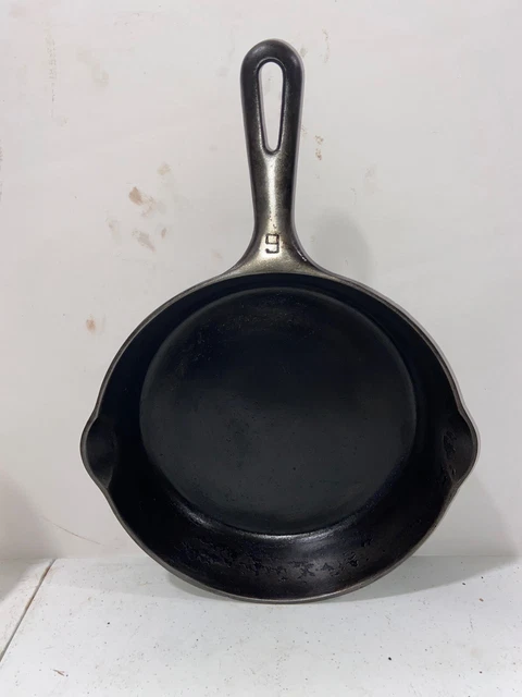 Griswold 9" Cast Iron Skillet Small Logo No. 6 Erie PA 699V