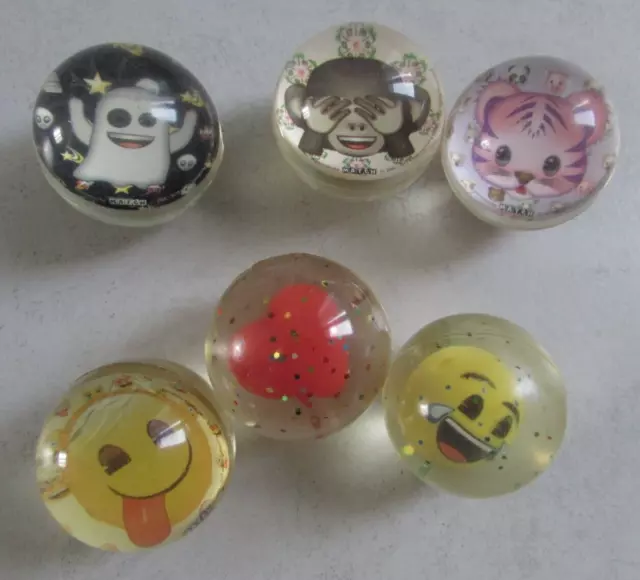 Lot de 6 balles caoutchouc rebondissantes (4 supermarché Match + Smiley + Cœur)
