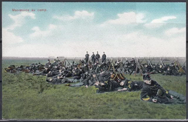 carte postale ancienne - Belgique - UNIFORMES MILITAIRES - MANOEVRE AU CAMP