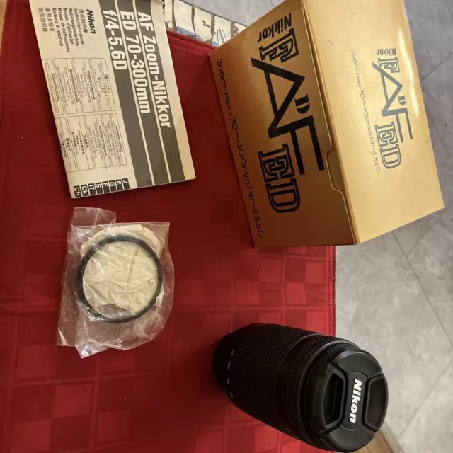 Nikon Nikkor 70-300mm f4-5.6 D ED AF zoom Lens