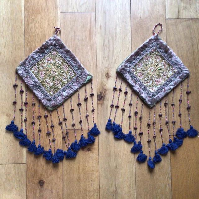 Antiguo Vintage Boho Hilo Decorativo de Oro Diseño Floral Bordado Colgante de Pared