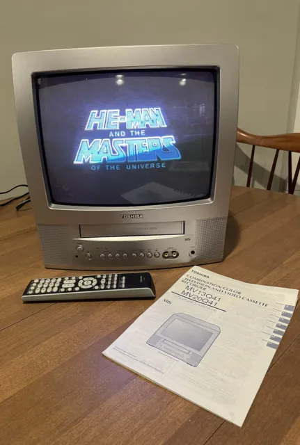 TOSHIBA MV13Q41 13-Inch TV/VCR Combo w/ Remote VHS Retro Gaming  *Tested*