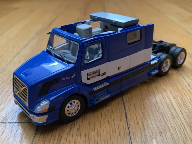 Tonkin Replicas 1/53 Scale Diecast Commercial Aaa Cooper Volvo Vnl 670