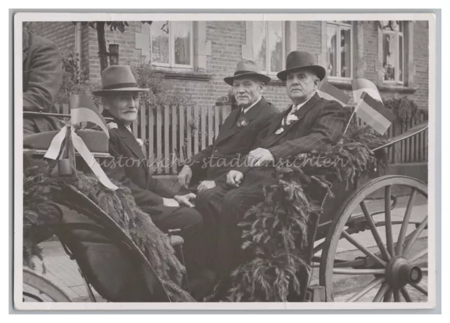 Foto Winhorn Barsinghausen - Männer in Kutsche Festumzug - altes Foto