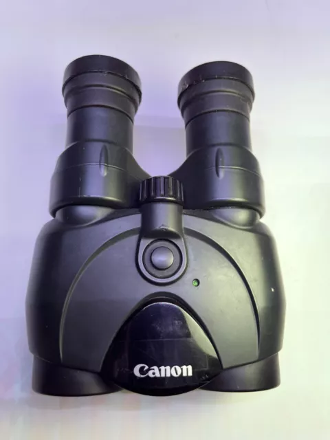 Canon 10 x 30 IS Binoculars Very Good Condition Uses Two AA Batteries