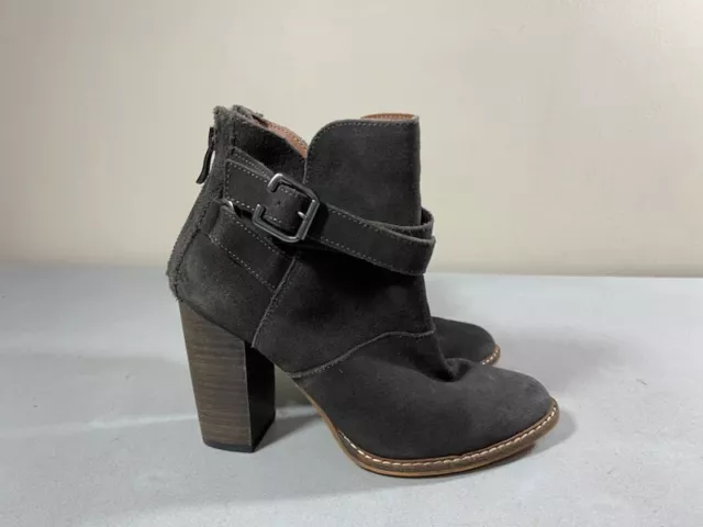 Chinese Laundry Women's Brown Suede Back Zip Heeled Ankle Boots Size 6