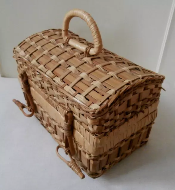 Vintage 1980s Retro 1950s Rockabilly Natural Rattan Chest Shaped Basket Handbag 2