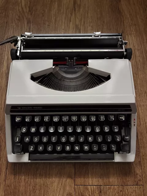 Vintage Portable Silver Reed  SR100 Tabulator Typewriter in Carry Case