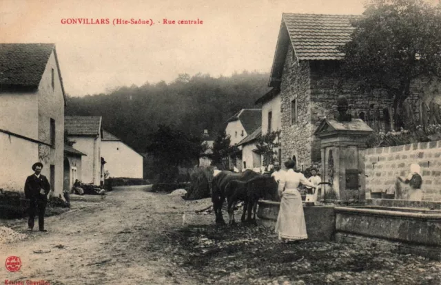 CPA 70 - SAULNOT - GONVILLARS (Haute Saône) - Rue Centrale (fontaine, abreuvoir)