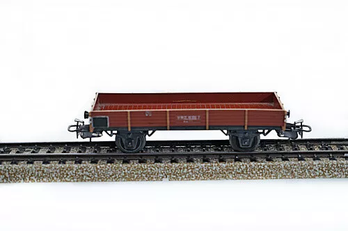 Märklin Güterwagen Niederbordwagen, braun, Spur H0, 1:87, gebraucht