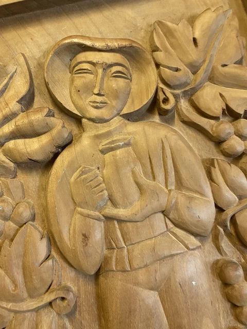 Paire de panneaux de bois sculpté style médiéval bas-relief