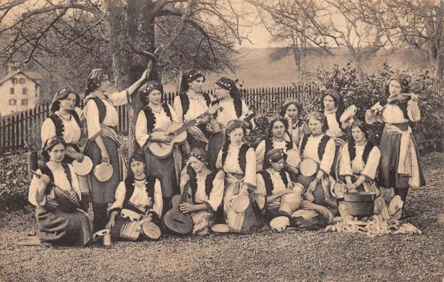 Rarität Echt Foto AK ca. 1910-1925 Schweiz Luzern Musikantinnen Mädchen Trachten