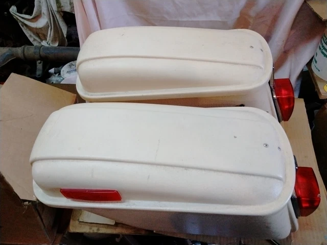 vintage Bates saddle bags Honda Yamaha Suzuki Kawasaki CB CL XS white harley bsa