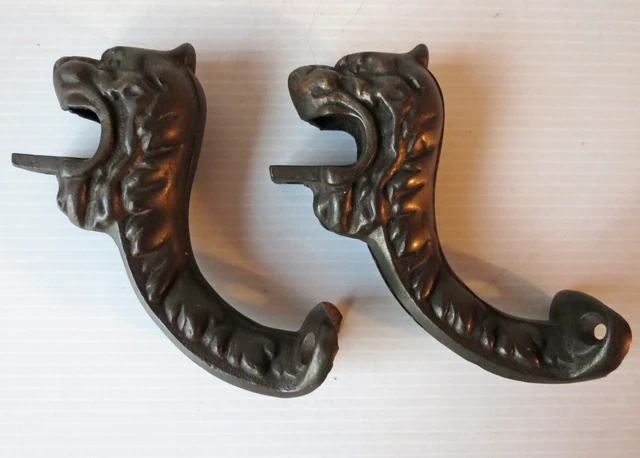 Vintage Cast Iron Shelf Bracket with lion head (2)