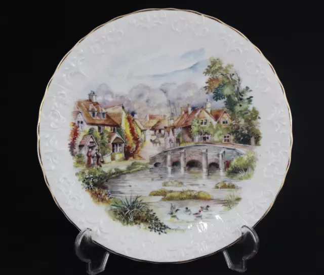 Porcelanas SANBO Plato decorativo con Ilustracion Puente,  Relieves y Ribete oro