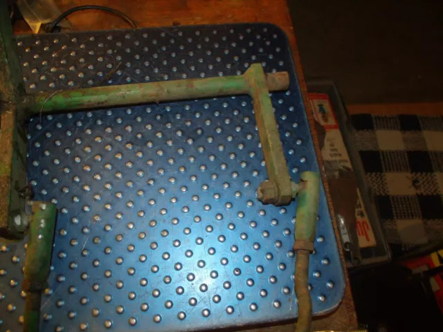 John Deere 14T Baler Twine Lever
