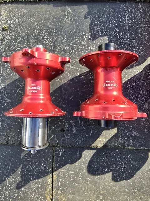 Moyeu Arrière Hope Technology Ti Glide - 130 Mm, 24 Trous, Campagnolo (NOS)