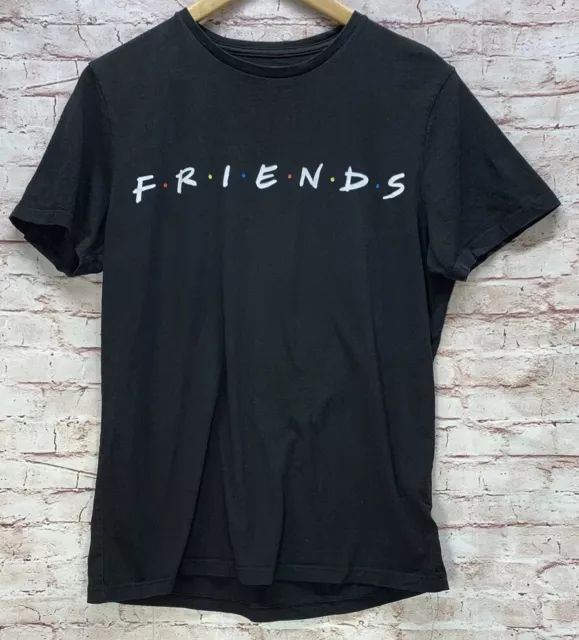 Camiseta Old Navy Friends Graffic talla mediana letras blancas negras