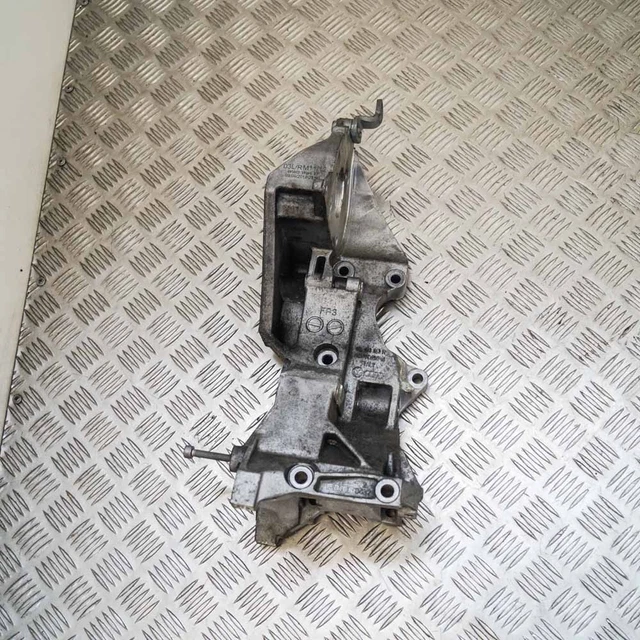 AUDI A4 B8 Alternateur Générateur Support 03L903143R 2.0 Diesel 120kw 2013