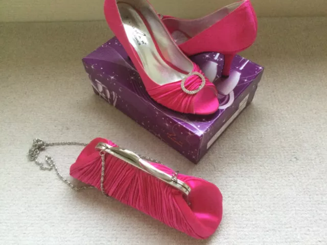 Cerise sales coloured shoes