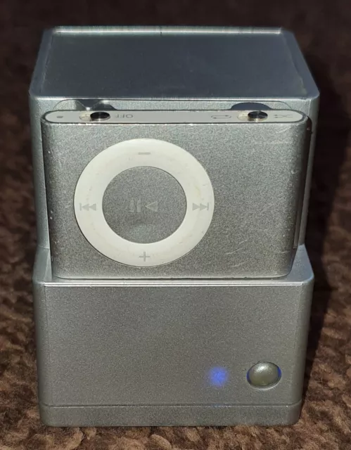 Apple iPod Shuffle 2nd Gen Generation A1204 1GB Silver