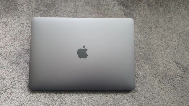 Macbook Air M1 (8GB RAM, 256GB SSD, Space Grey) - Battery Cycle 15