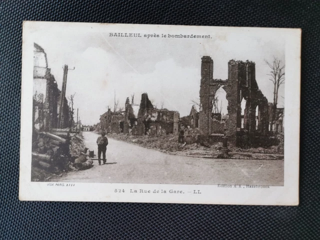 CPA 59 BAILLEUL après le bombardement - La Rue de la Gare