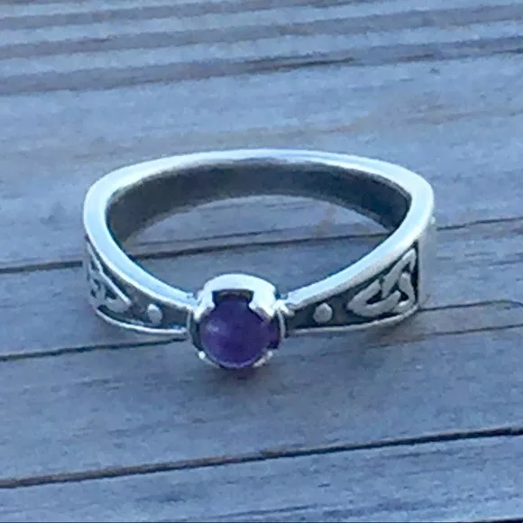 Celtic Triskele Ring .925 Sterling Silver Sz 6 w/ genuine natural Amethyst gem