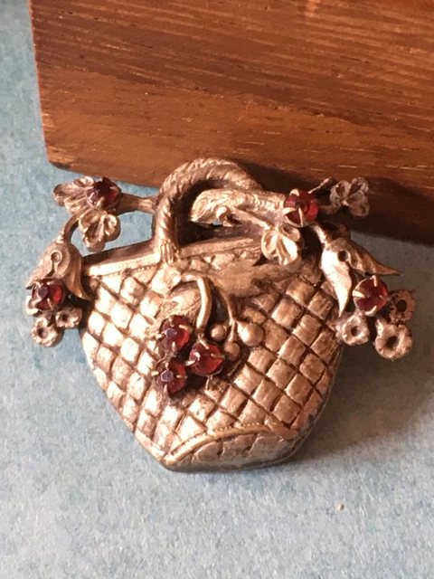 Broche Ancienne En Laiton XIXe Siècle - Panier Avec Fleurs, Bon état, Bijou Vintage Et Collection