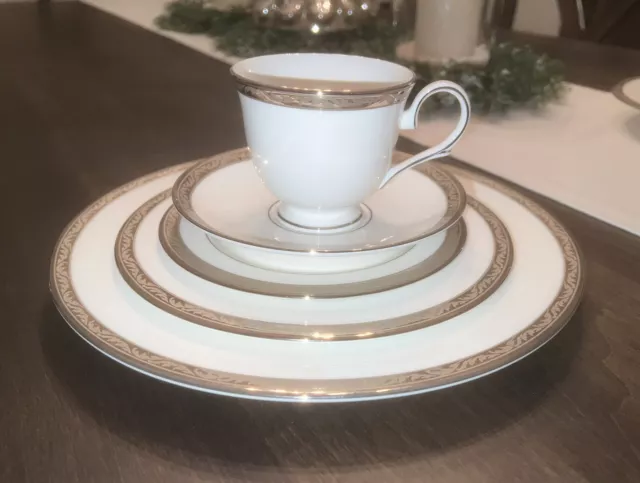 Lenox Landmark Platinum 5 Piece Place Setting - NEW in Box