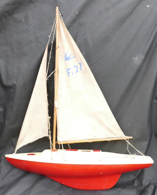 VOILIER DE BASSIN Giraud Sauveur modèle Grand Requin F39 EUR 30,00