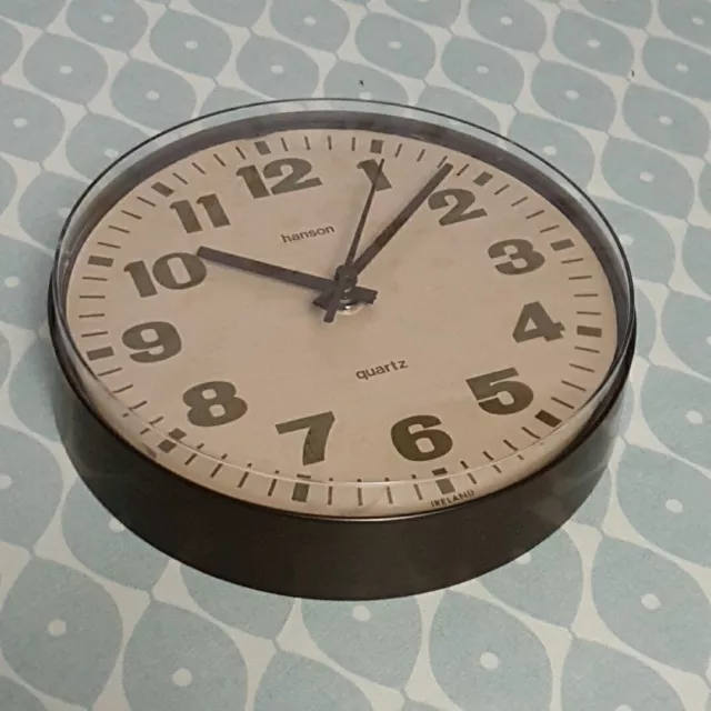 MINT Vintage Retro HANSON Kitchen Wall Clock Brown Plastic Quartz Battery