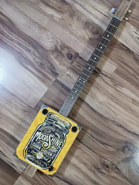 WEEKLYHOUSE CIGAR BOX GUITAR ACOUSTIC ELECTRIC 3 STRING  Moonshine