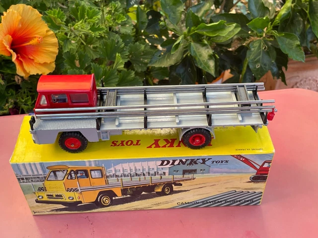 Dinky Toys 1:43 - Camion miniature - Camion Saviem Porte-Fer, Boxed - Modèle réédité