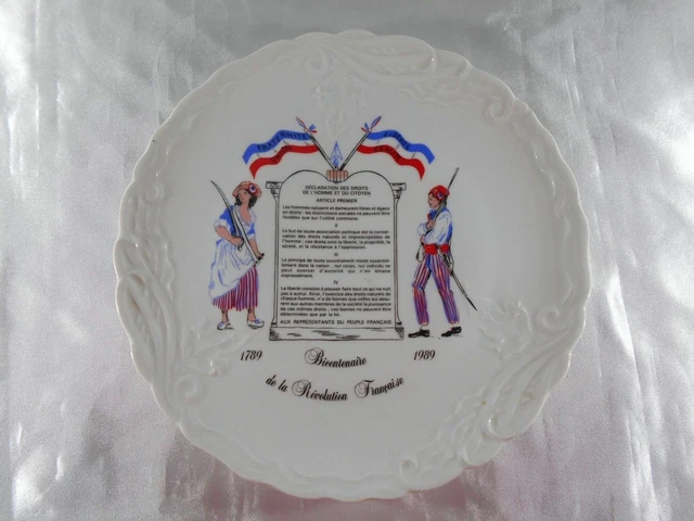 Assiettes - assiette bicentenaire révolution française exécution LOUIS XVI en porcelaine Apilco styliste Bernadette Frappier