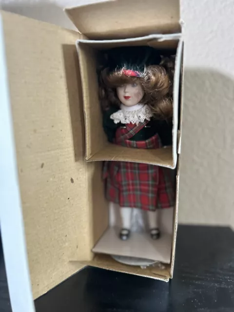 Danbury Mint Dolls of the World - Scotland