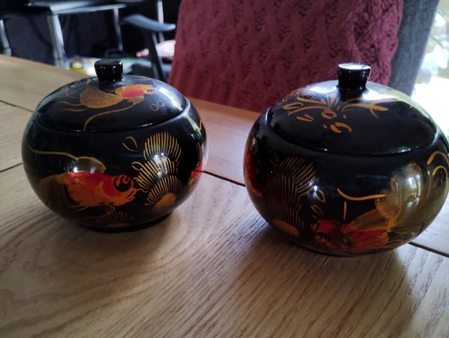 Pair Of VINTAGE CHINESE LACQUERED HAND PAINTED LIDDED TRINKET POTS